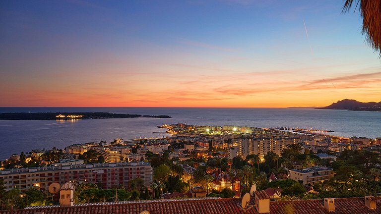 Azu090 – Contemporary sea view villa in Cannes