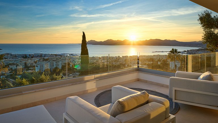 Azu090 – Villa contemporaine avec vue mer à Cannes