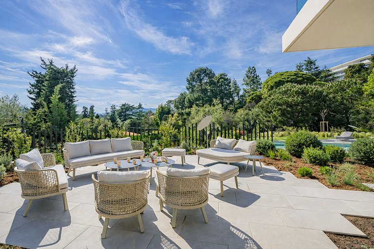 Azu128 – Elegant garden villa with pool in Cannes