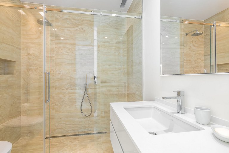 Azu195 – Panoramic sea view luxury villa in Cannes