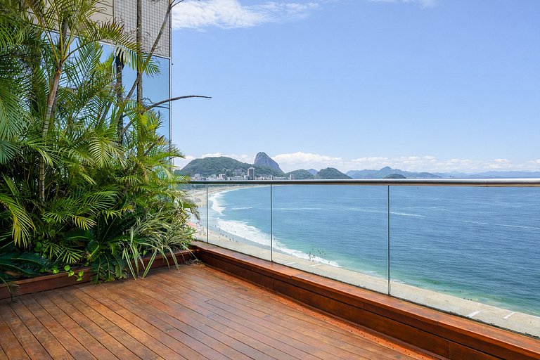Rio114 - Luxury Beachfront Penthouse in Copacabana