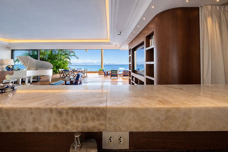 Rio114 - Cobertura de luxo à beira-mar em Copacabana