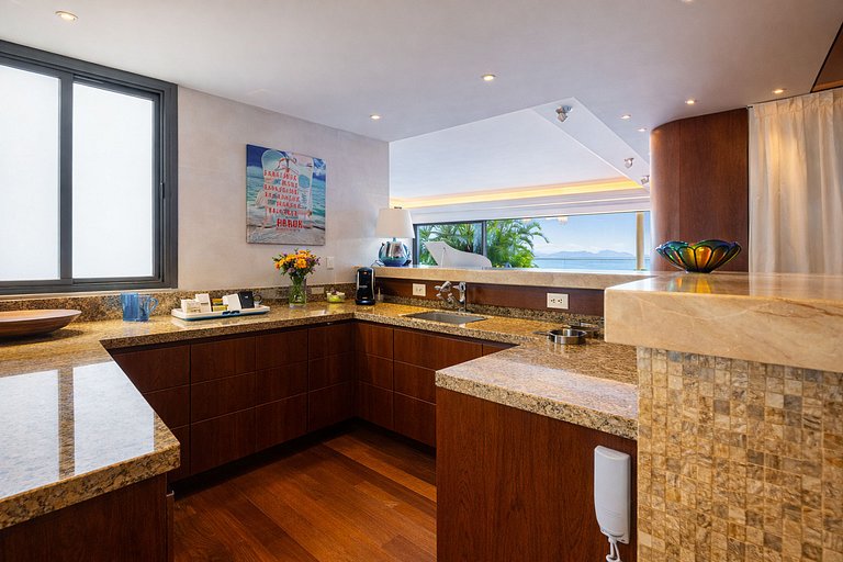 Rio114 - Luxury Beachfront Penthouse in Copacabana