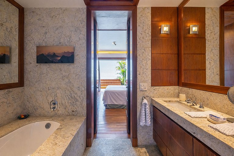 Rio114 - Luxury Beachfront Penthouse in Copacabana