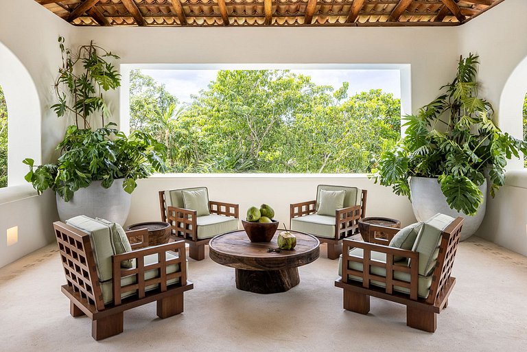 Xpu002 – Private beachfront villa with rooftop terraces in X