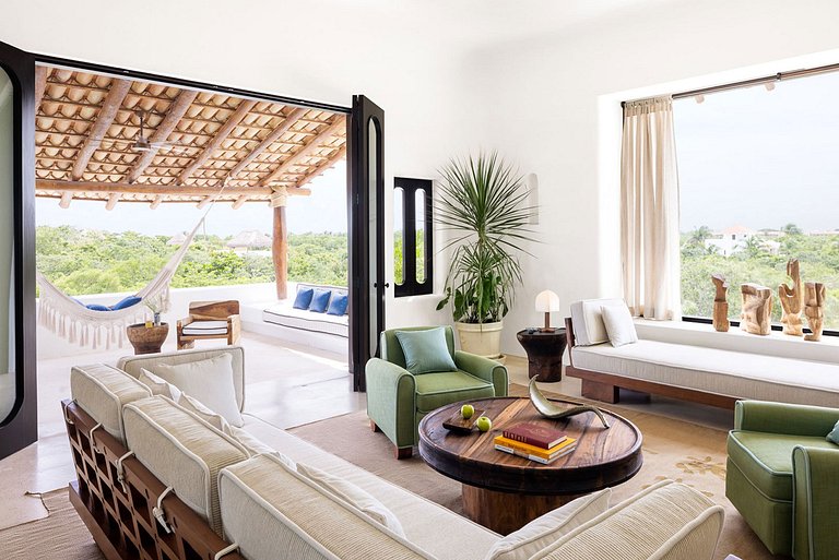 Xpu002 – Private beachfront villa with rooftop terraces in X