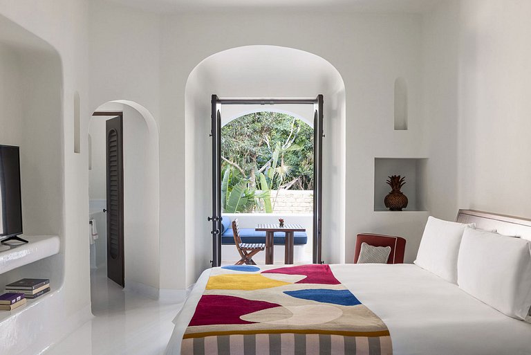 Xpu002 – Private beachfront villa with rooftop terraces in X