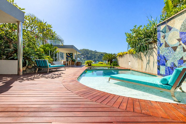 Rio006 - Exceptional Oceanfront Residence in Leblon