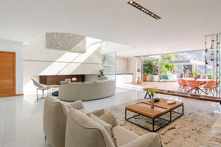 Rio006 - Exceptional Oceanfront Residence in Leblon