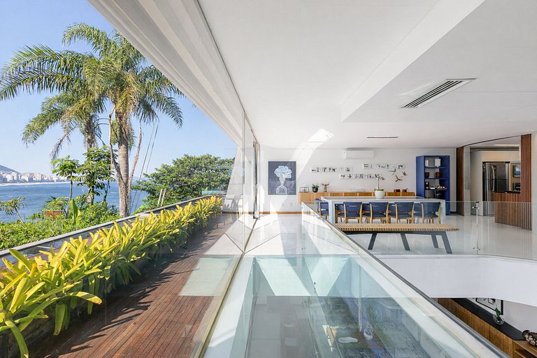 Rio006 - Exceptional Oceanfront Residence in Leblon