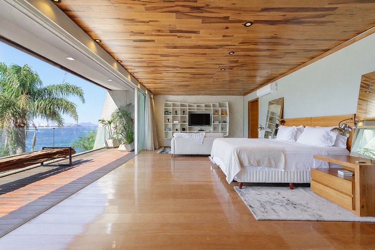 Rio006 - Exceptional Oceanfront Residence in Leblon
