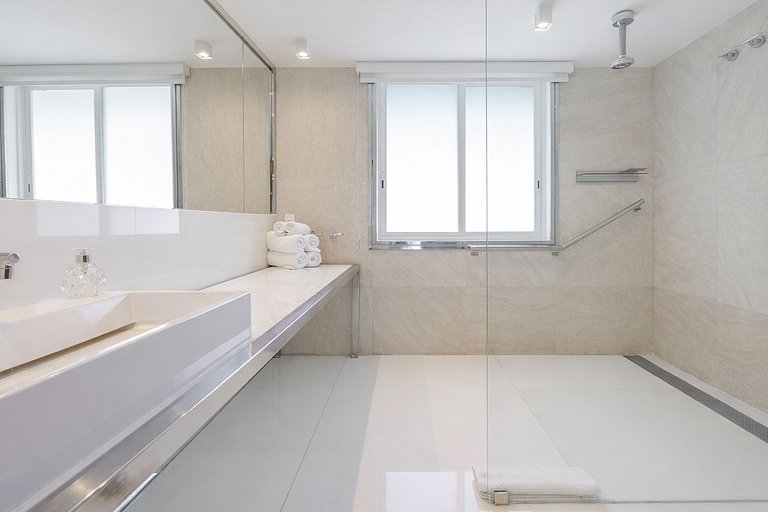 Rio006 - Résidence d’exception en bord de mer à Leblon