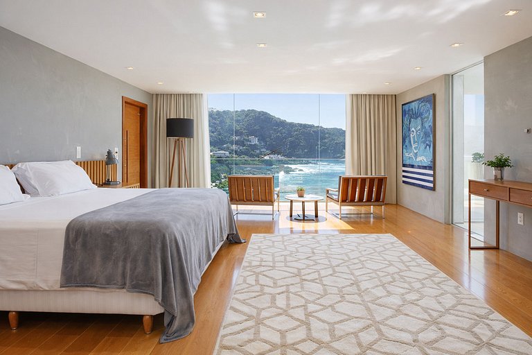 Rio006 - Exceptional Oceanfront Residence in Leblon