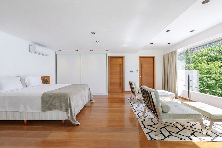 Rio006 - Residência excepcional à beira-mar no Leblon