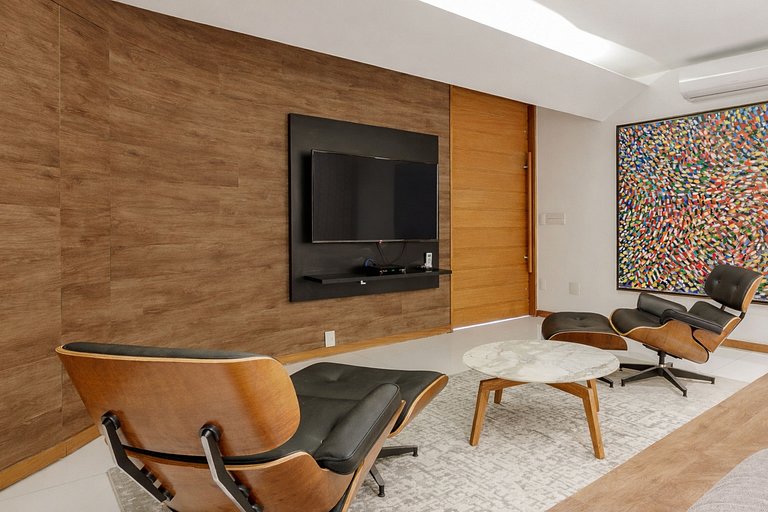 Rio006 - Exceptional Oceanfront Residence in Leblon