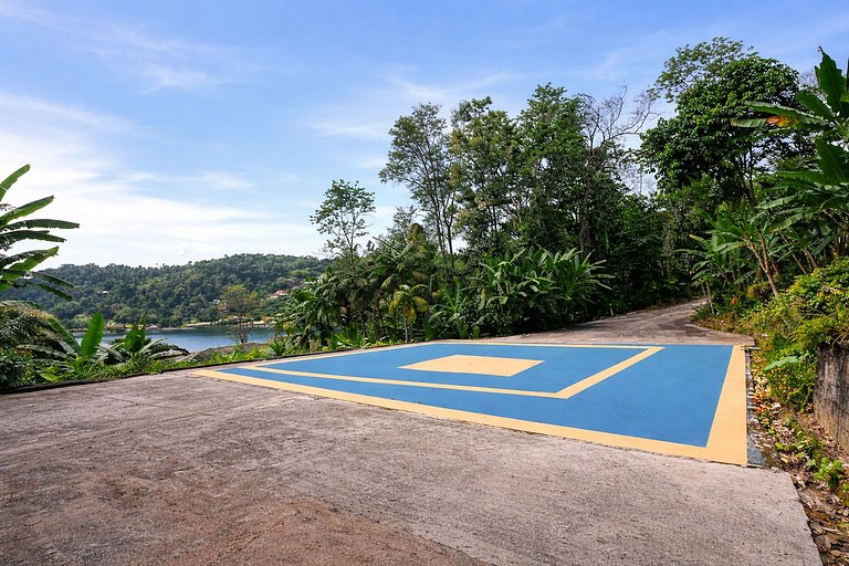 Ang046 - Beautiful beachfront mansion in Angra dos Reis