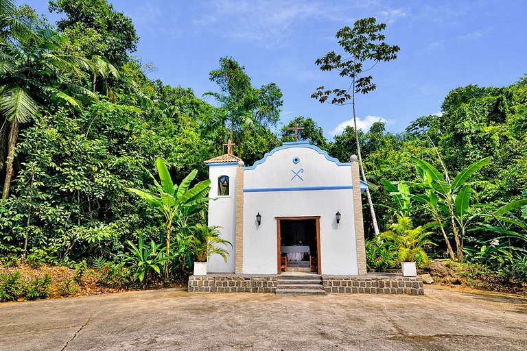 Ang046 - Beautiful beachfront mansion in Angra dos Reis