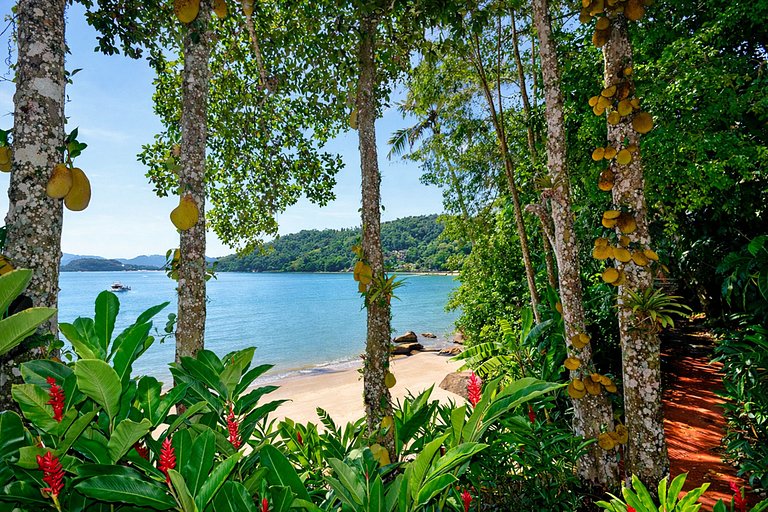 Ang046 - Hermosa mansión frente al mar en Angra dos Reis