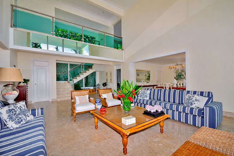 Ang046 - Beautiful beachfront mansion in Angra dos Reis