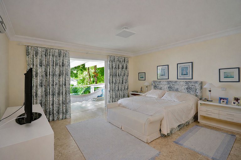 Ang046 - Beautiful beachfront mansion in Angra dos Reis