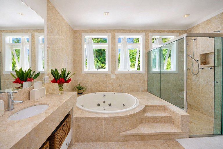 Ang046 - Linda mansão beira-mar em Angra dos Reis