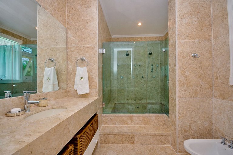 Ang046 - Magnifique villa en bord de mer à Angra dos Reis