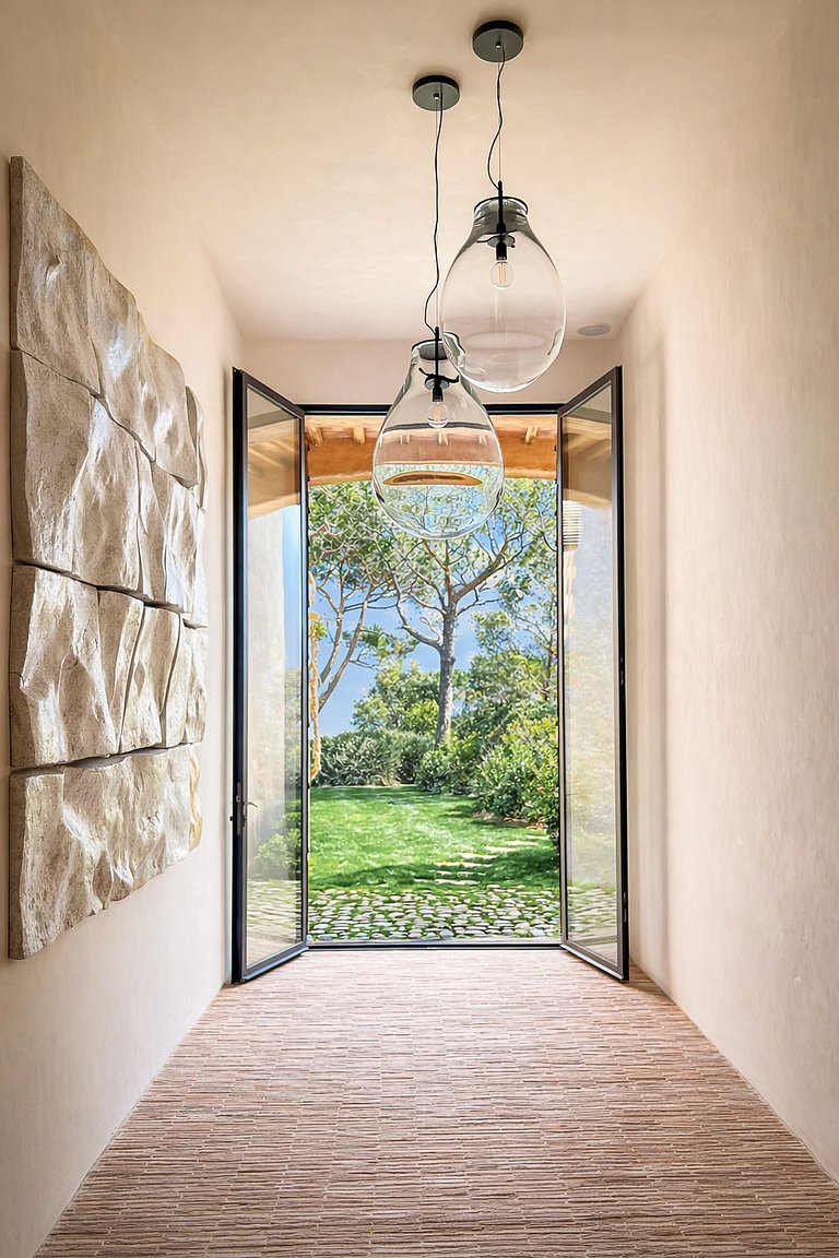 Azu032 - Exceptional Villa in Saint-Tropez