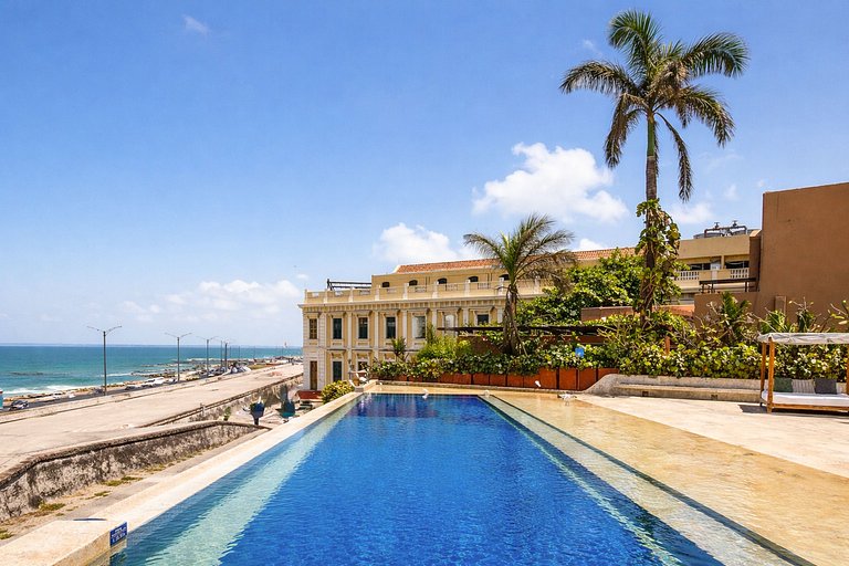 Car002 - Exceptional Luxury Apartment with Private Pool