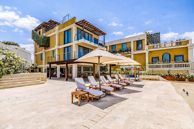 Car002 - Exceptional Luxury Apartment with Private Pool