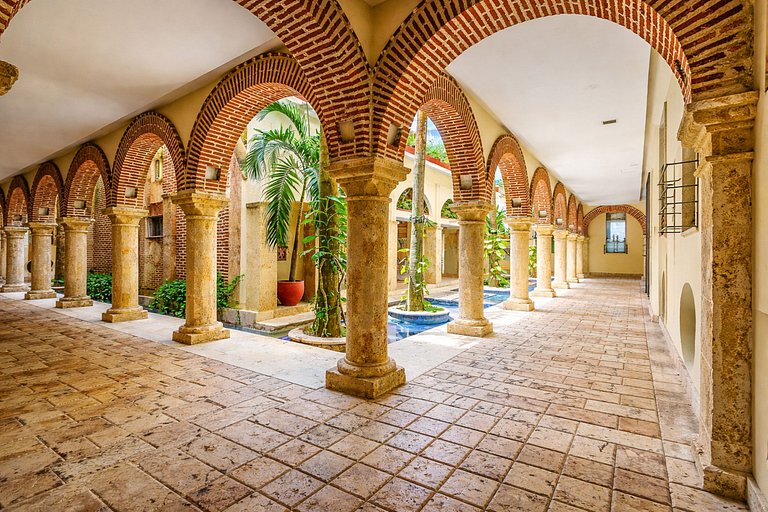 Car002 - Exceptional Luxury Apartment with Private Pool