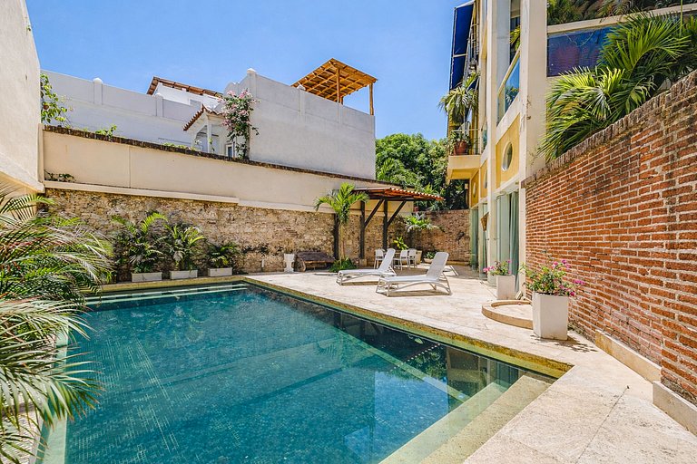 Car002 - Exceptional Luxury Apartment with Private Pool