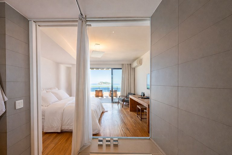 Rio021 - Luxury beachfront penthouse at Praia do Pepe