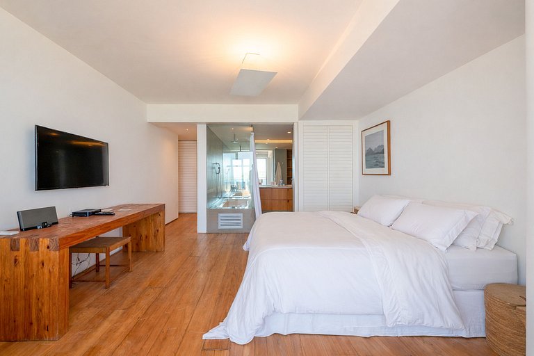 Rio021 - Luxury beachfront penthouse at Praia do Pepe