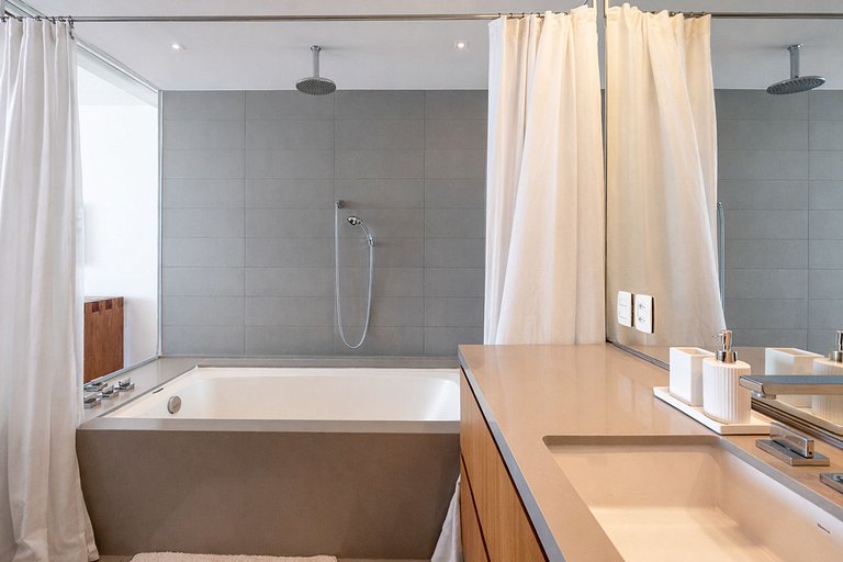Rio021 - Luxury beachfront penthouse at Praia do Pepe