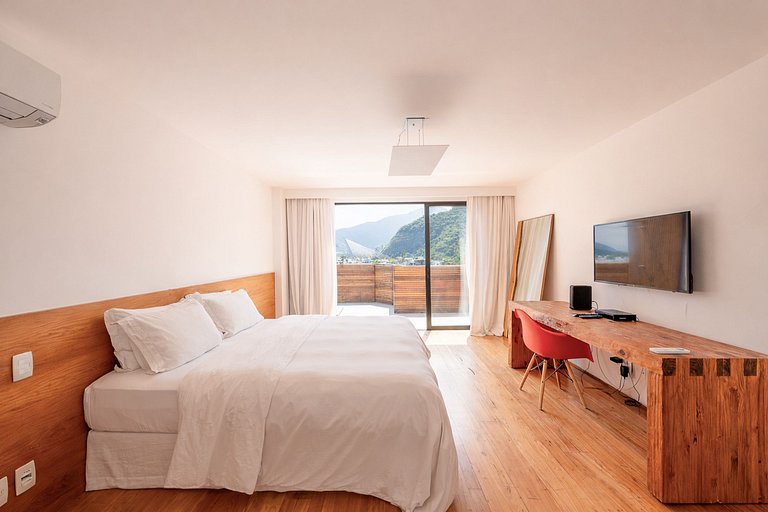 Rio021 - Luxury beachfront penthouse at Praia do Pepe