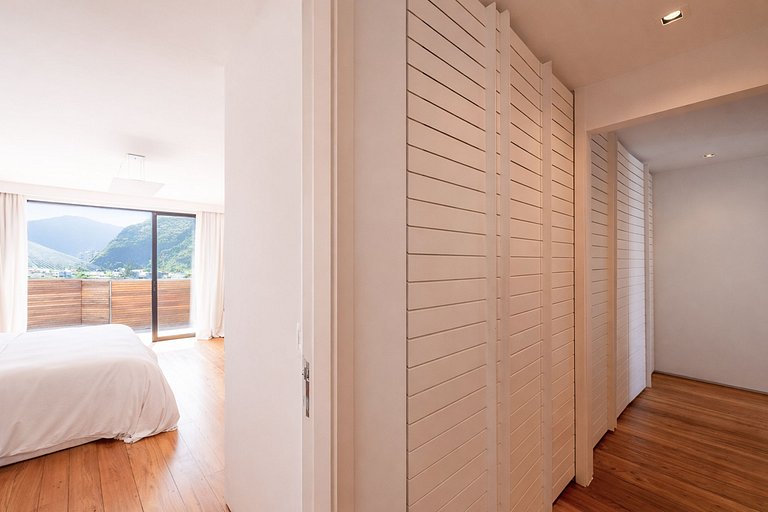 Rio021 - Luxury beachfront penthouse at Praia do Pepe