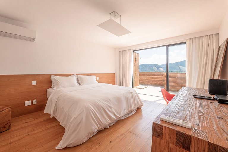 Rio021 - Luxury beachfront penthouse at Praia do Pepe