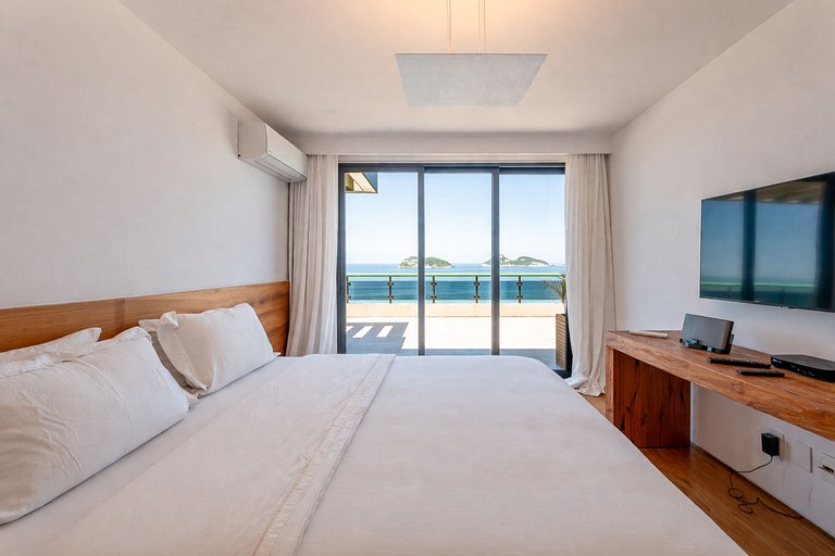 Rio021 - Luxury beachfront penthouse at Praia do Pepe