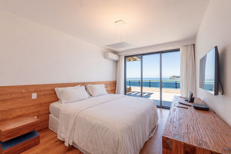 Rio021 - Luxury beachfront penthouse at Praia do Pepe