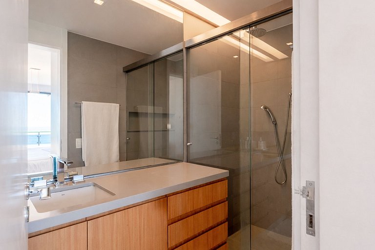 Rio021 - Luxury beachfront penthouse at Praia do Pepe