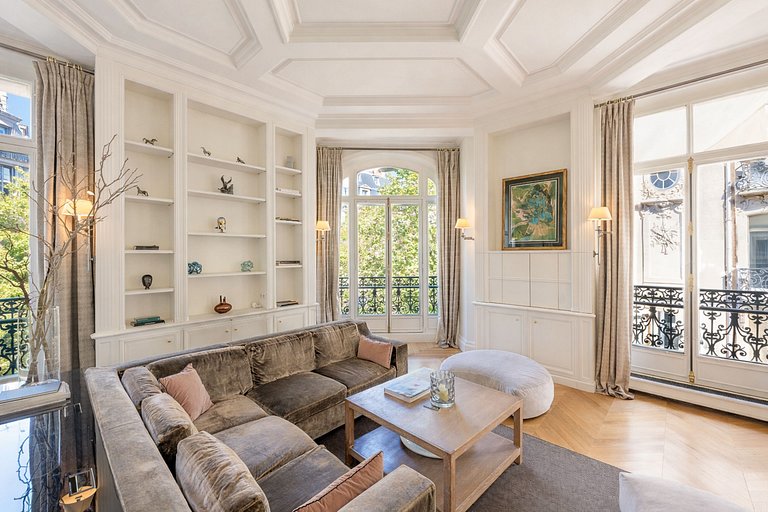 Par070 - Luxury apartment in Saint Germain
