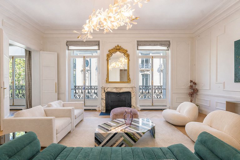 Par070 - Luxury apartment in Saint Germain