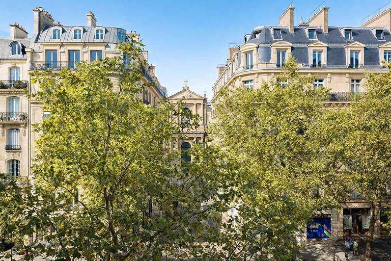 Par070 - Luxury apartment in Saint Germain