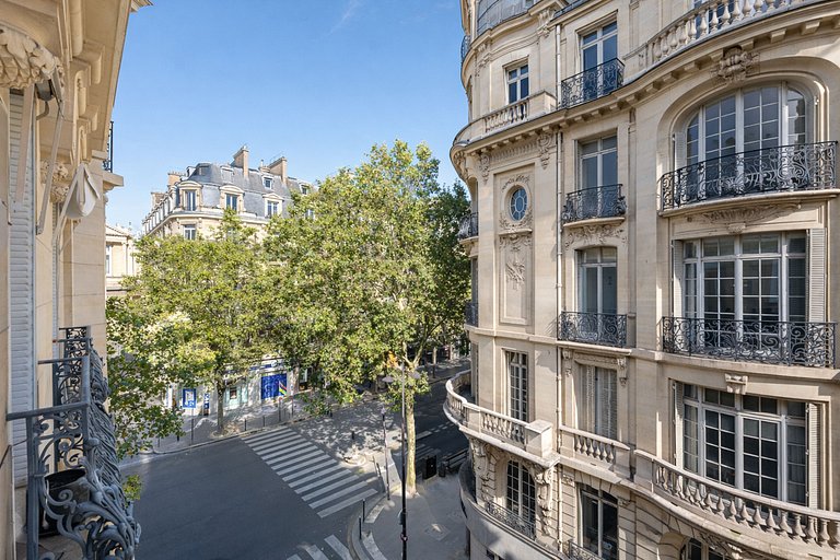 Par070 - Luxury apartment in Saint Germain