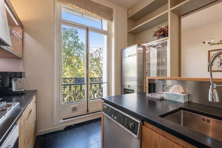 Par070 - Luxury apartment in Saint Germain