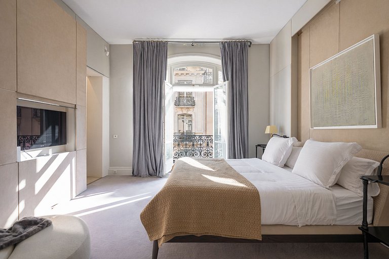 Par070 - Luxury apartment in Saint Germain