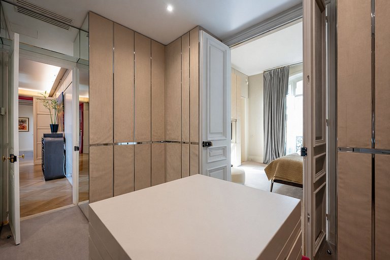 Par070 - Appartement de prestige à Saint Germain