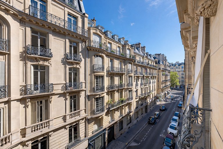 Par070 - Luxury apartment in Saint Germain