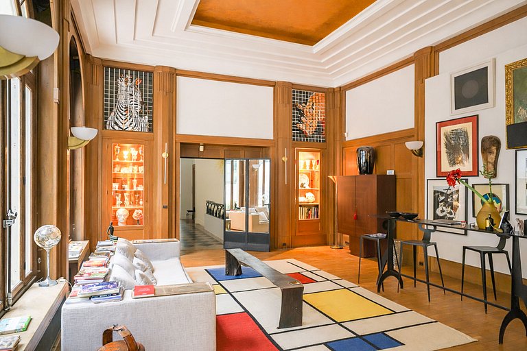 Par056 - Mansion-Style Apartment by Parc Monceau