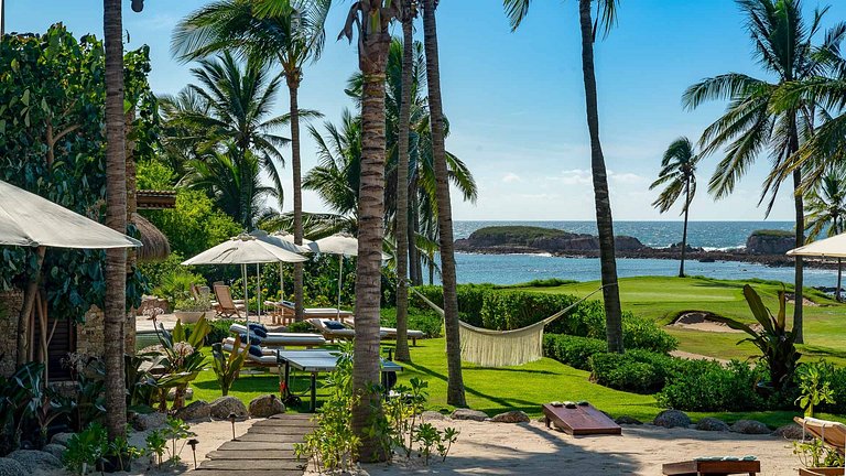 Ptm025 – Contemporary golf-front villa near St. Regis